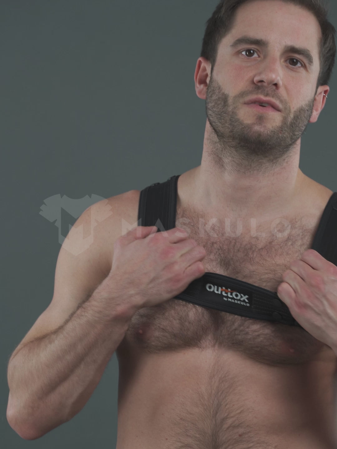 Outtox von Maskulo. Bulldog Geschirr mit Druckknöpfen. Schwarz