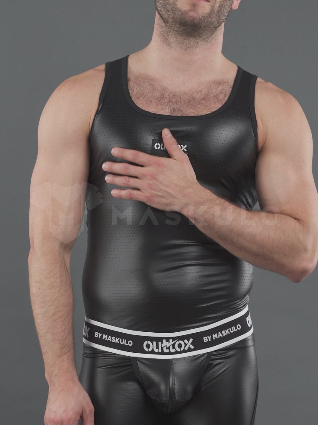 Camiseta sin mangas. Negro